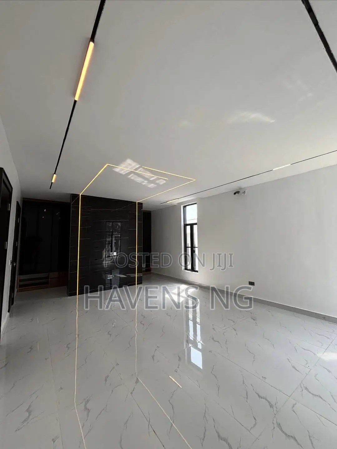 5bdrm Duplex in Ikate for sale in Ikate