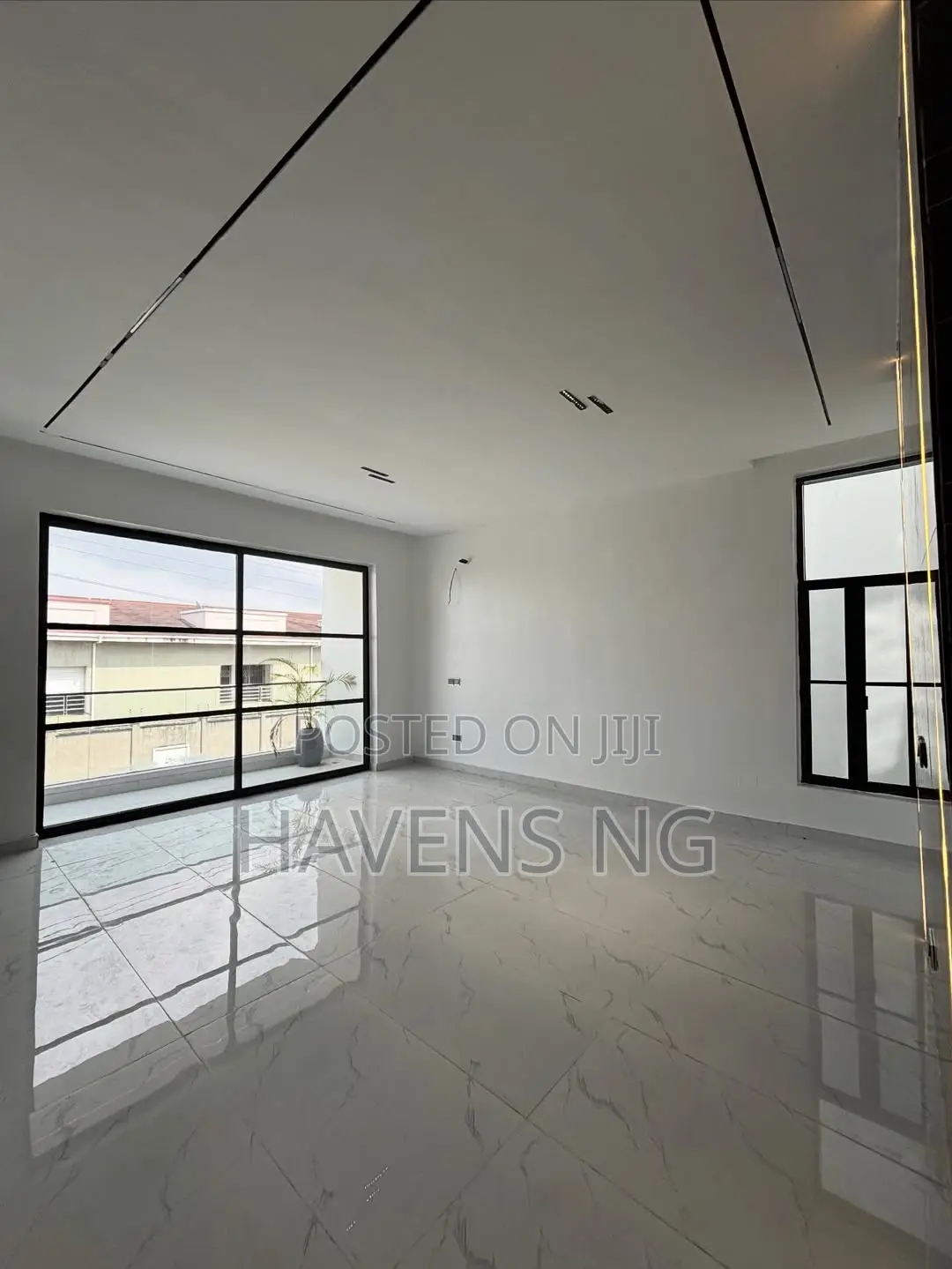 5bdrm Duplex in Ikate for sale in Ikate