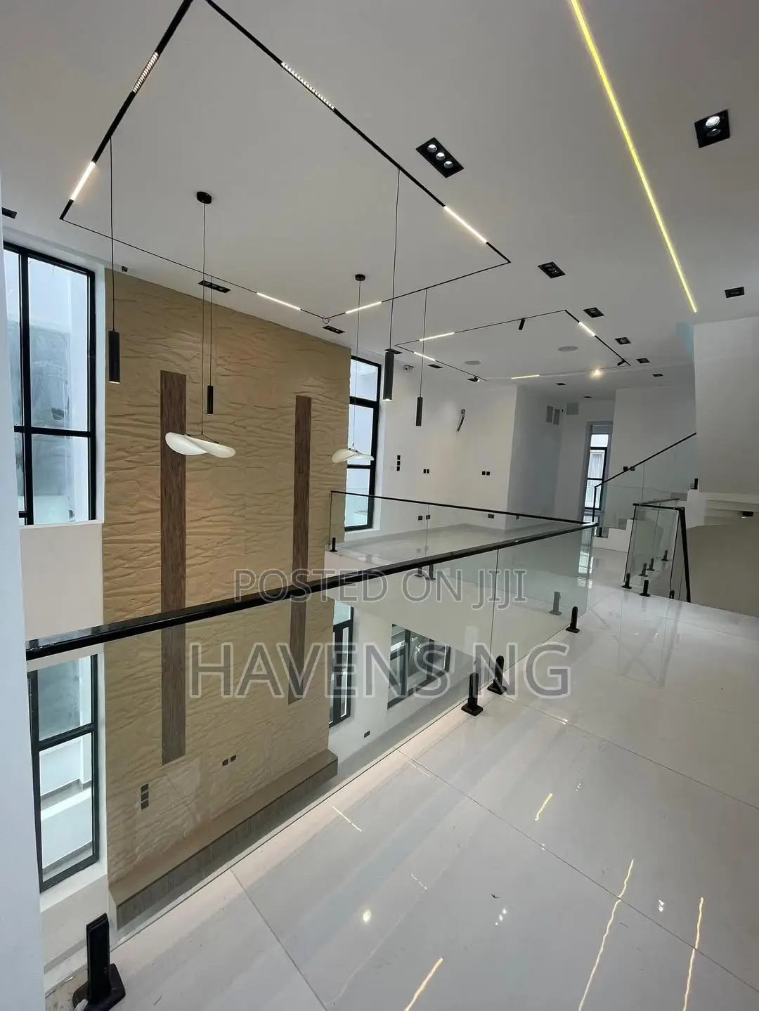 5bdrm Duplex in Osapa london for sale in Osapa london