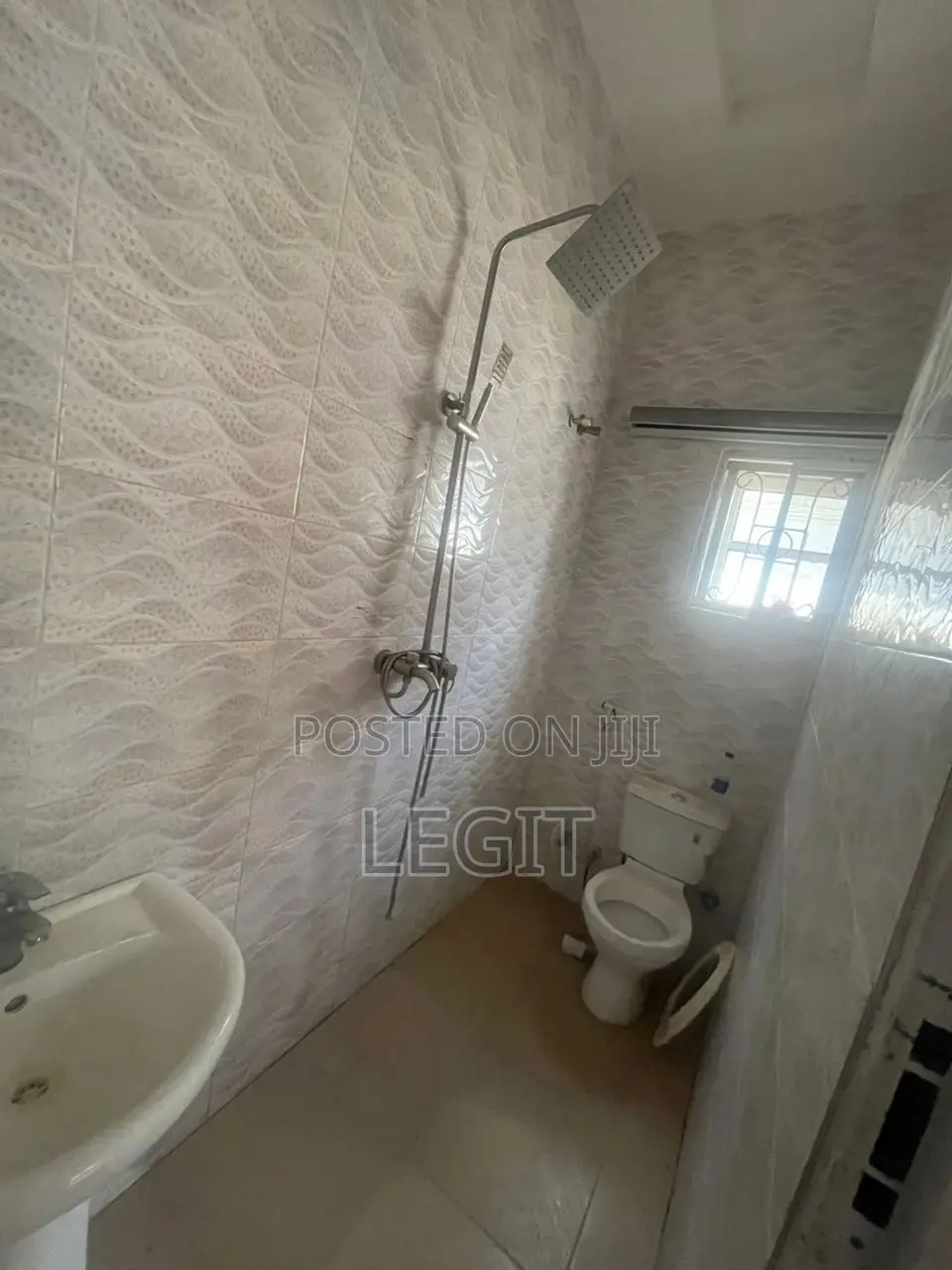 4bdrm Bungalow in Lugbe District for sale in Lugbe District