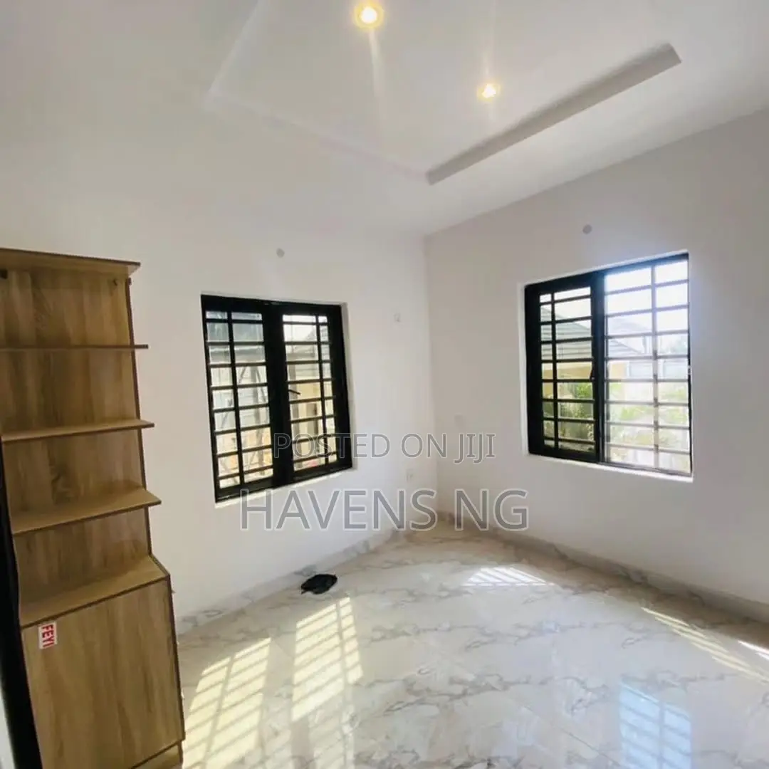 4bdrm Townhouse/Terrace in Basorun for sale in Basorun