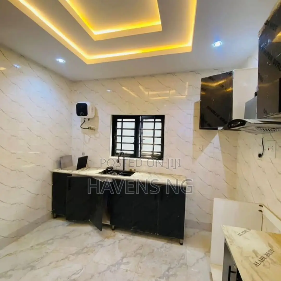 4bdrm Townhouse/Terrace in Basorun for sale in Basorun