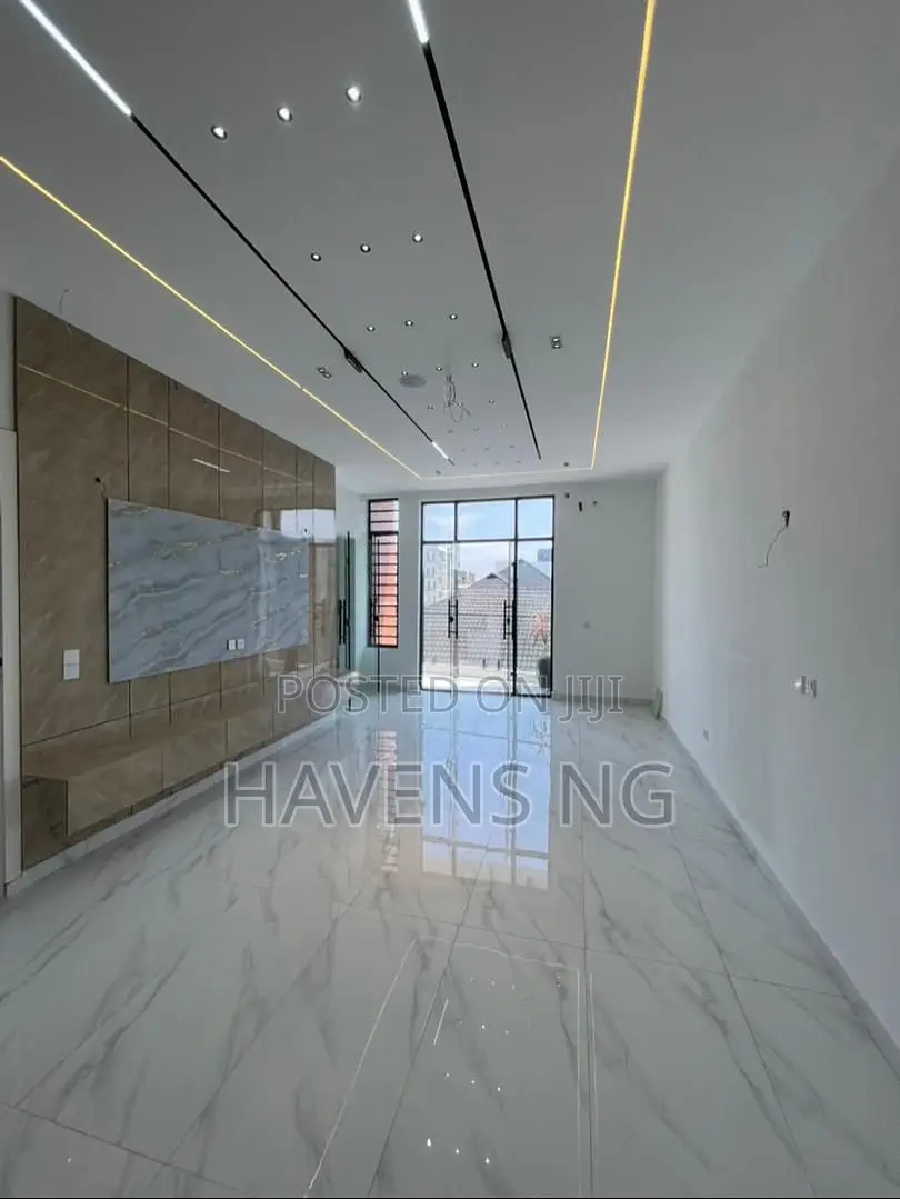 4bdrm Duplex in Ikate for sale in Ikate