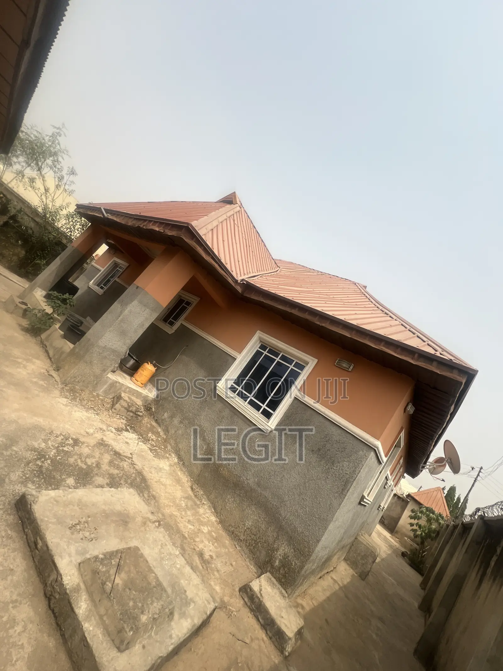 3bdrm Bungalow in Minna for sale in Minna