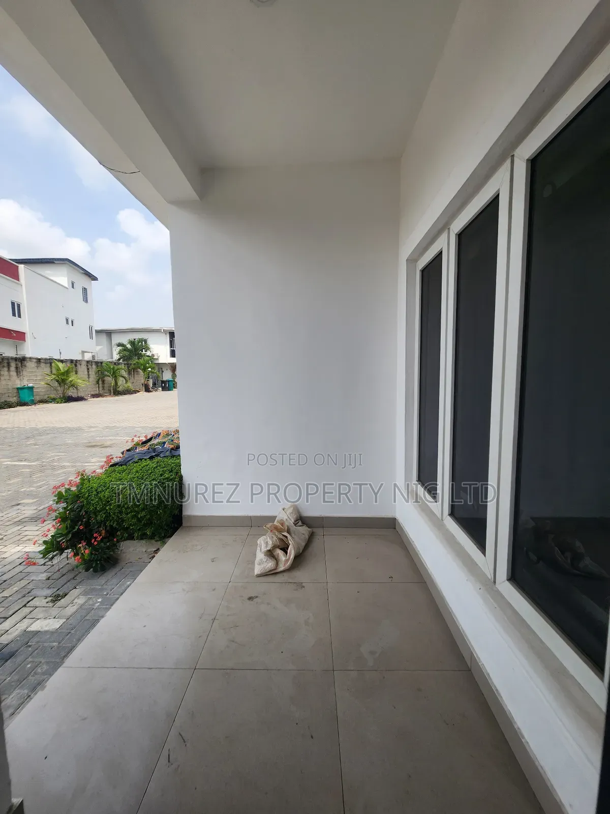 3bdrm Duplex in Chevron for rent in Chevron
