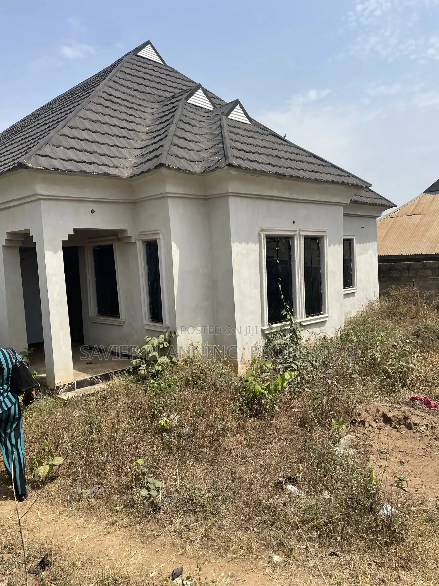6bdrm Bungalow in Ologuneru for sale in Ologuneru