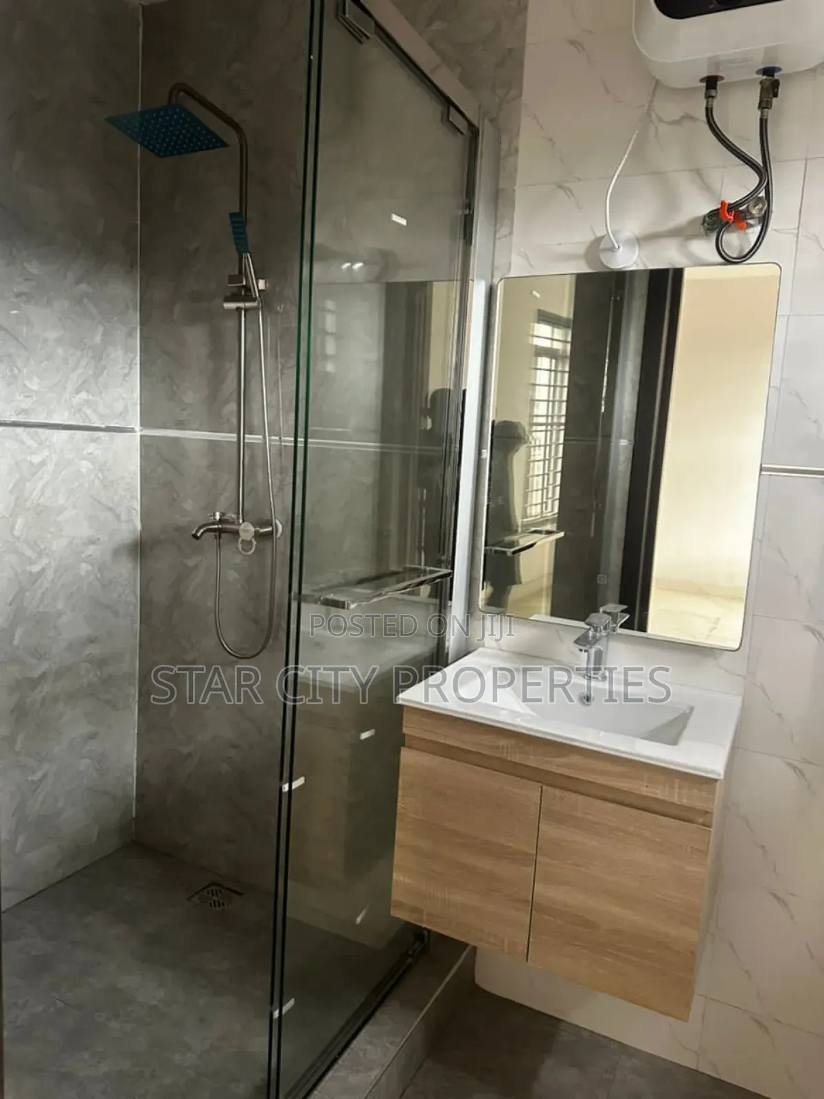 4bdrm Duplex in Maryland Crescent for rent in Maryland