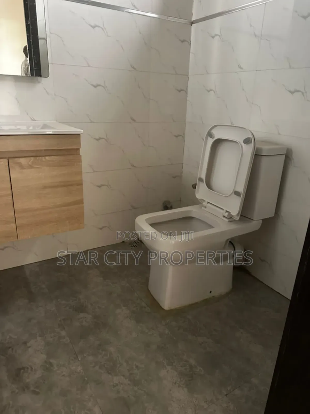 4bdrm Duplex in Maryland Crescent for rent in Maryland