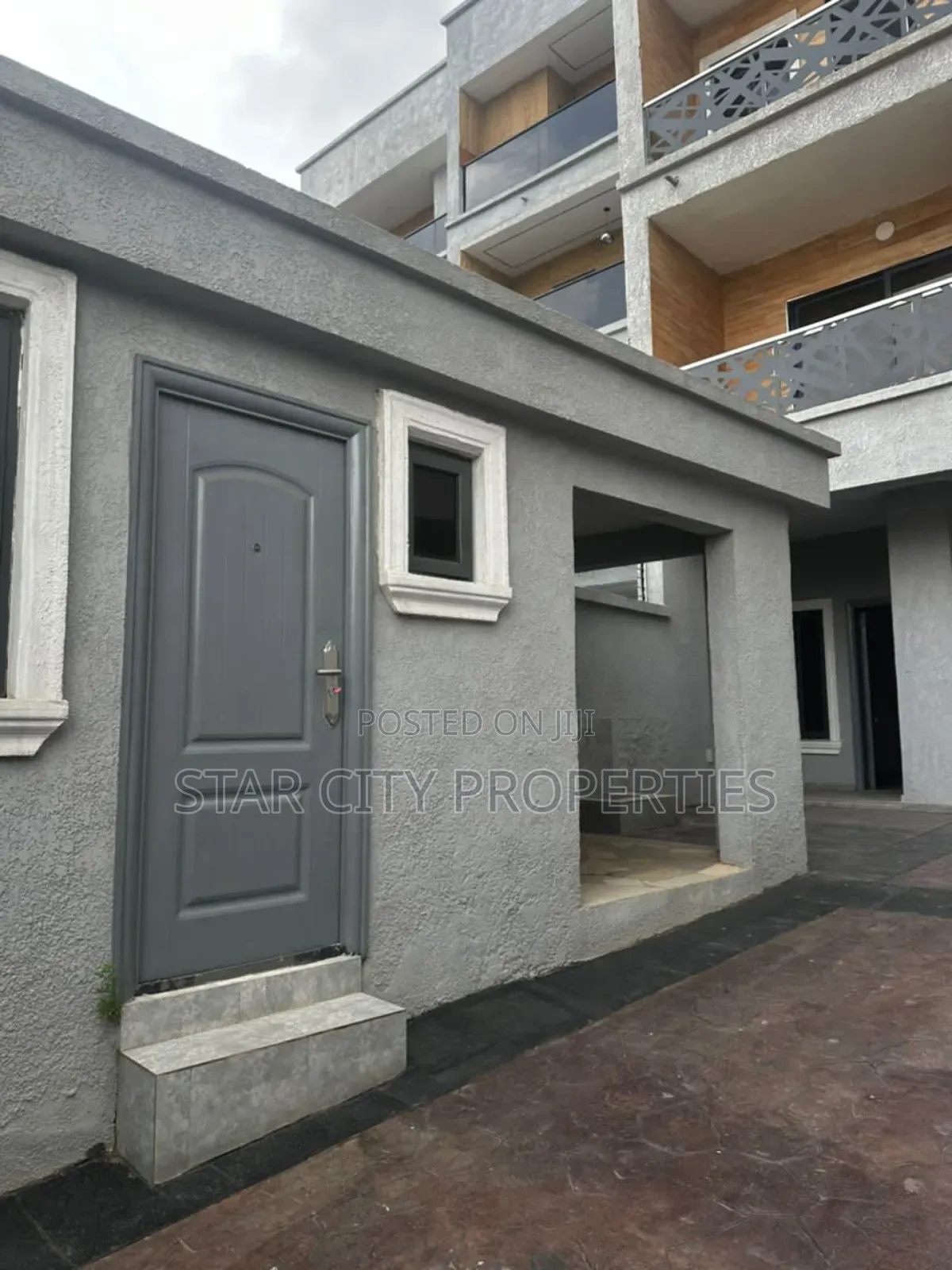 4bdrm Duplex in Maryland Crescent for rent in Maryland