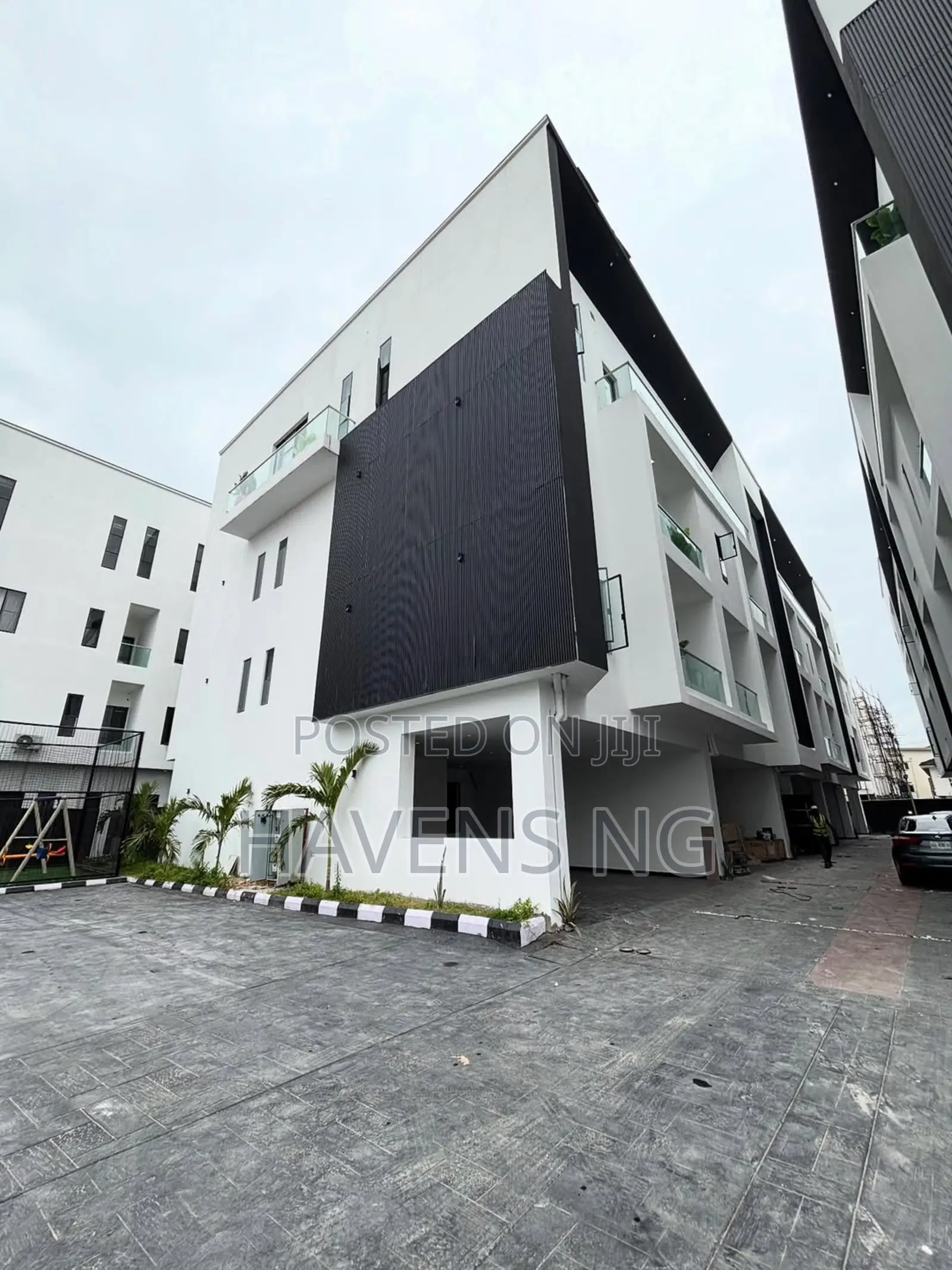 4bdrm Duplex in Lekki Phase 1 for sale in Lekki Phase 1