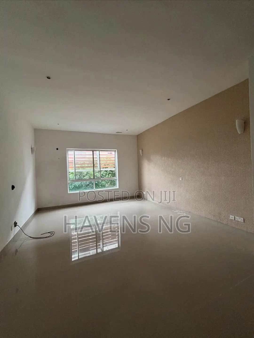 3bdrm Duplex in Banana Island for sale in Banana Island