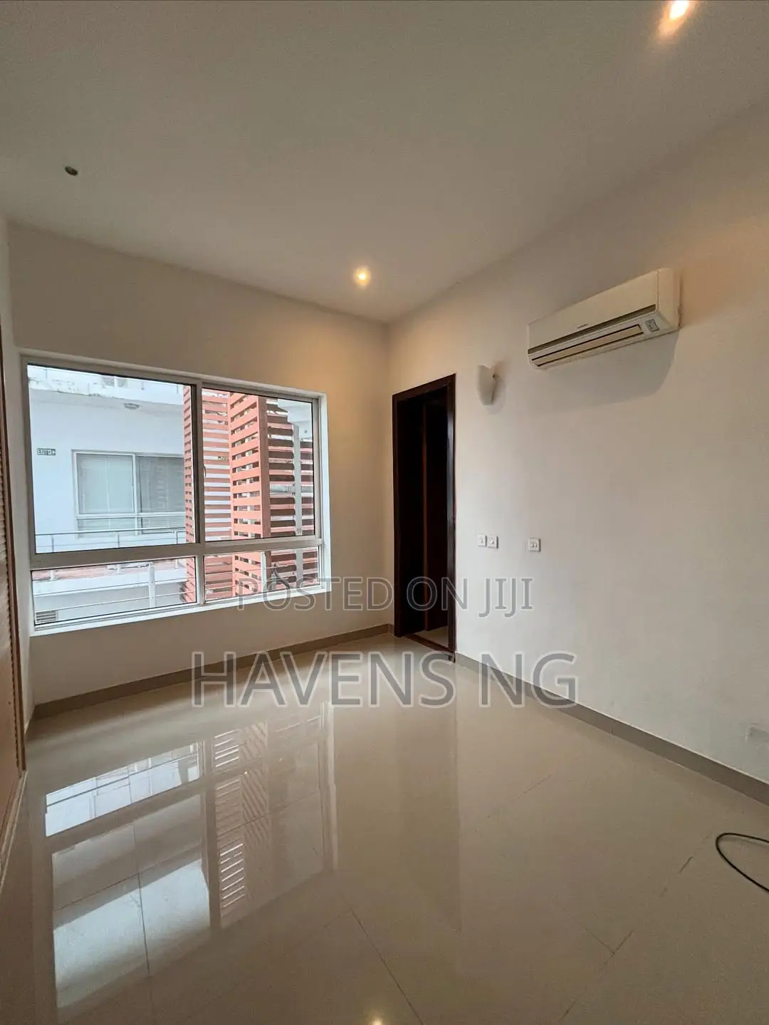 3bdrm Duplex in Banana Island for sale in Banana Island