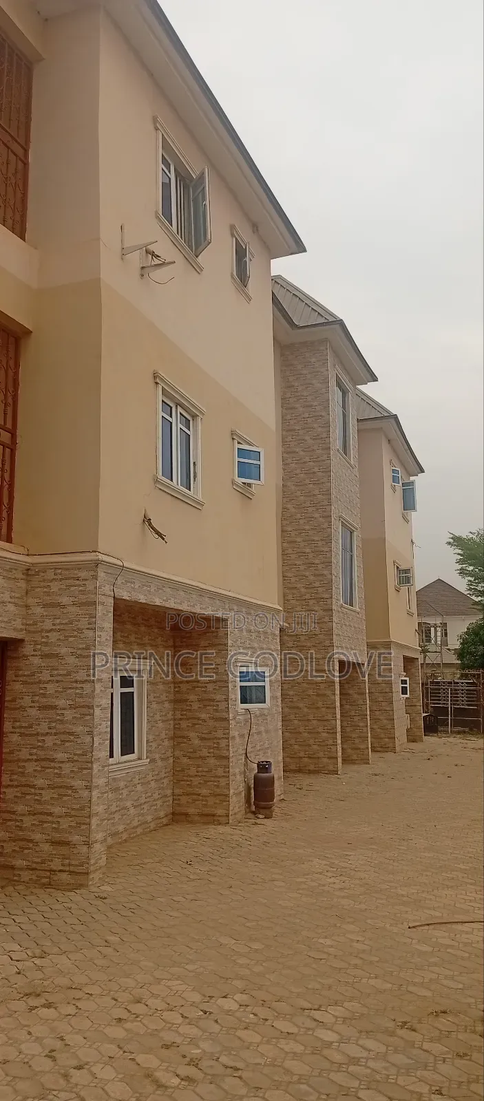 3bdrm Block of Flats in Dawaki Extension for sale in Dawaki