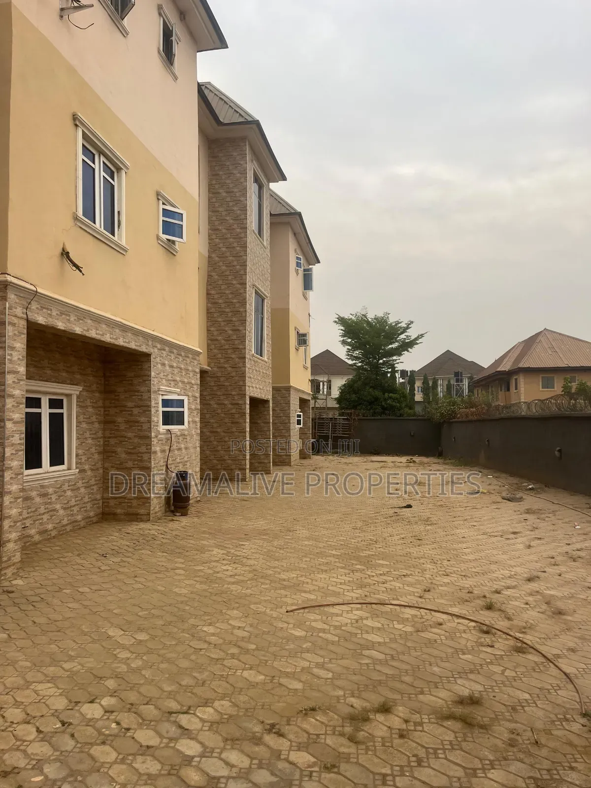 3bdrm Block of Flats in Dawaki for sale in Dawaki