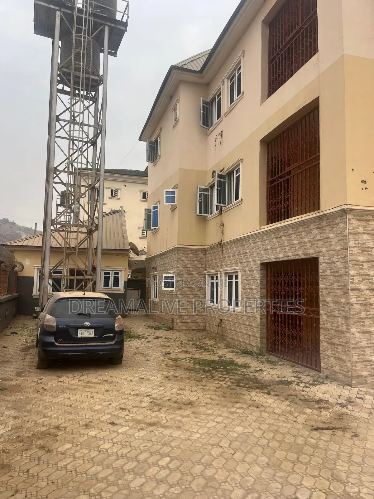 3bdrm Block of Flats in Dawaki for sale in Dawaki