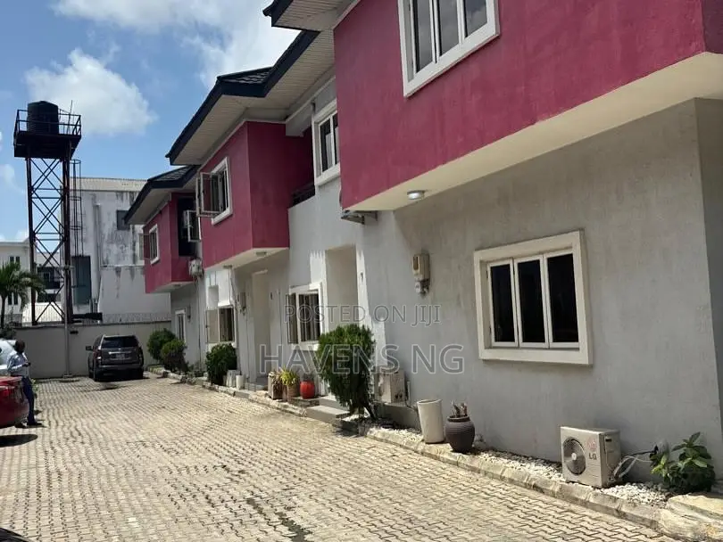 4bdrm House in Osapa london for sale in Osapa london