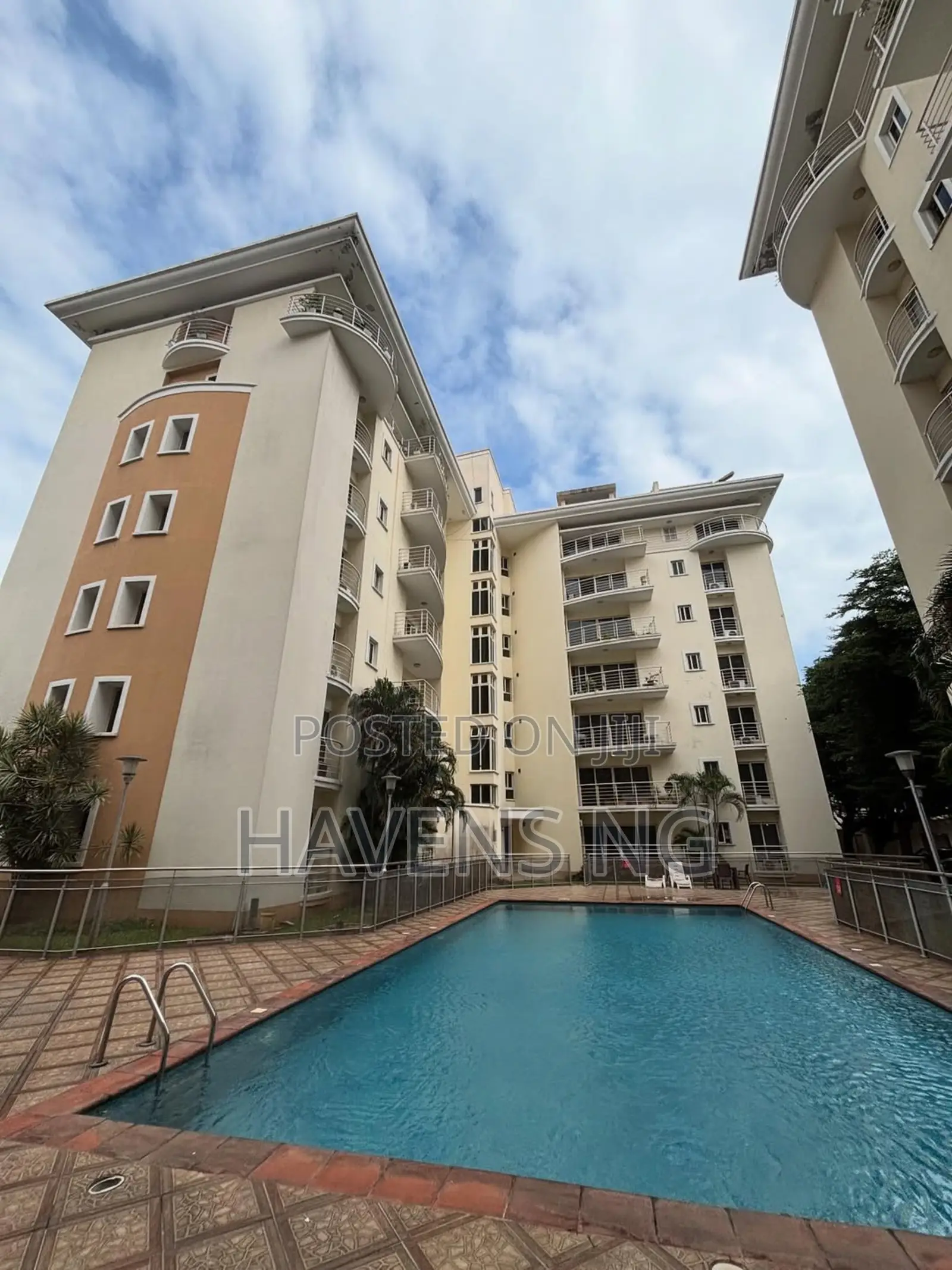 3bdrm Apartment in Victoria Island Extension for sale in Victoria Island Extension