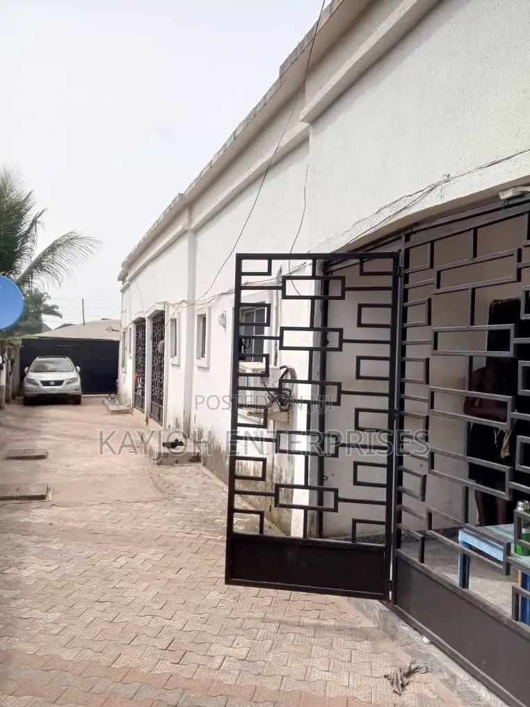 2bdrm Block of Flats in Obagie Community, Benin City for sale in Benin City