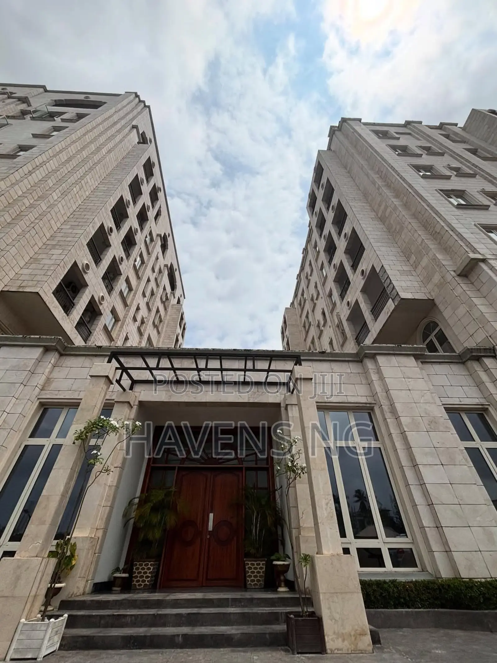 3bdrm Apartment in Victoria Island Extension for sale in Victoria Island Extension