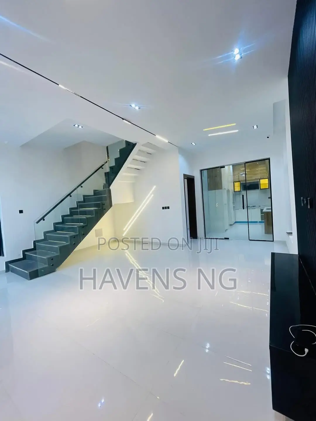 4bdrm Duplex in Ikota for sale in Ikota