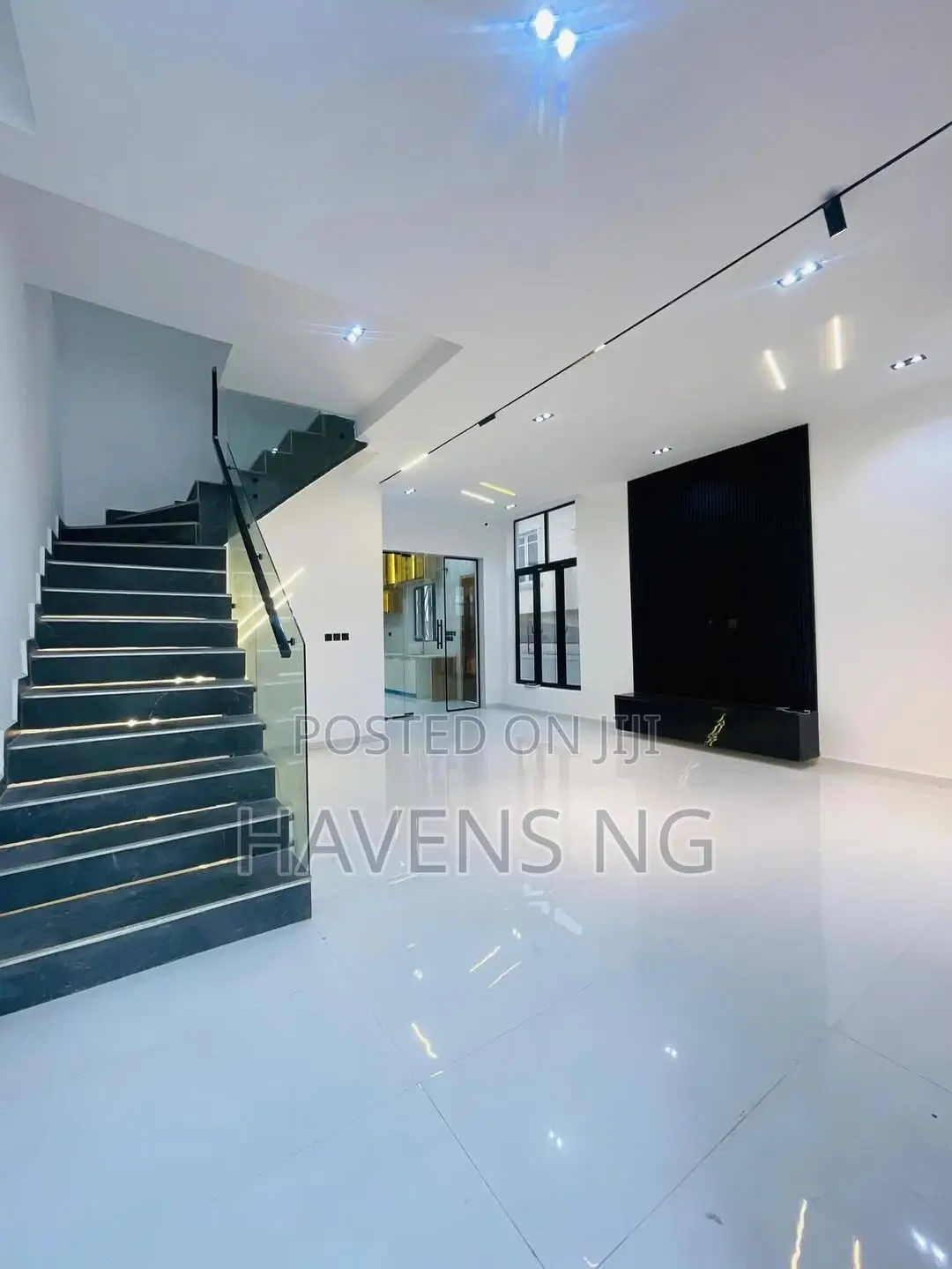 4bdrm Duplex in Ikota for sale in Ikota