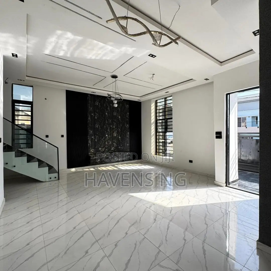 4bdrm Duplex in Ikota for sale in Ikota