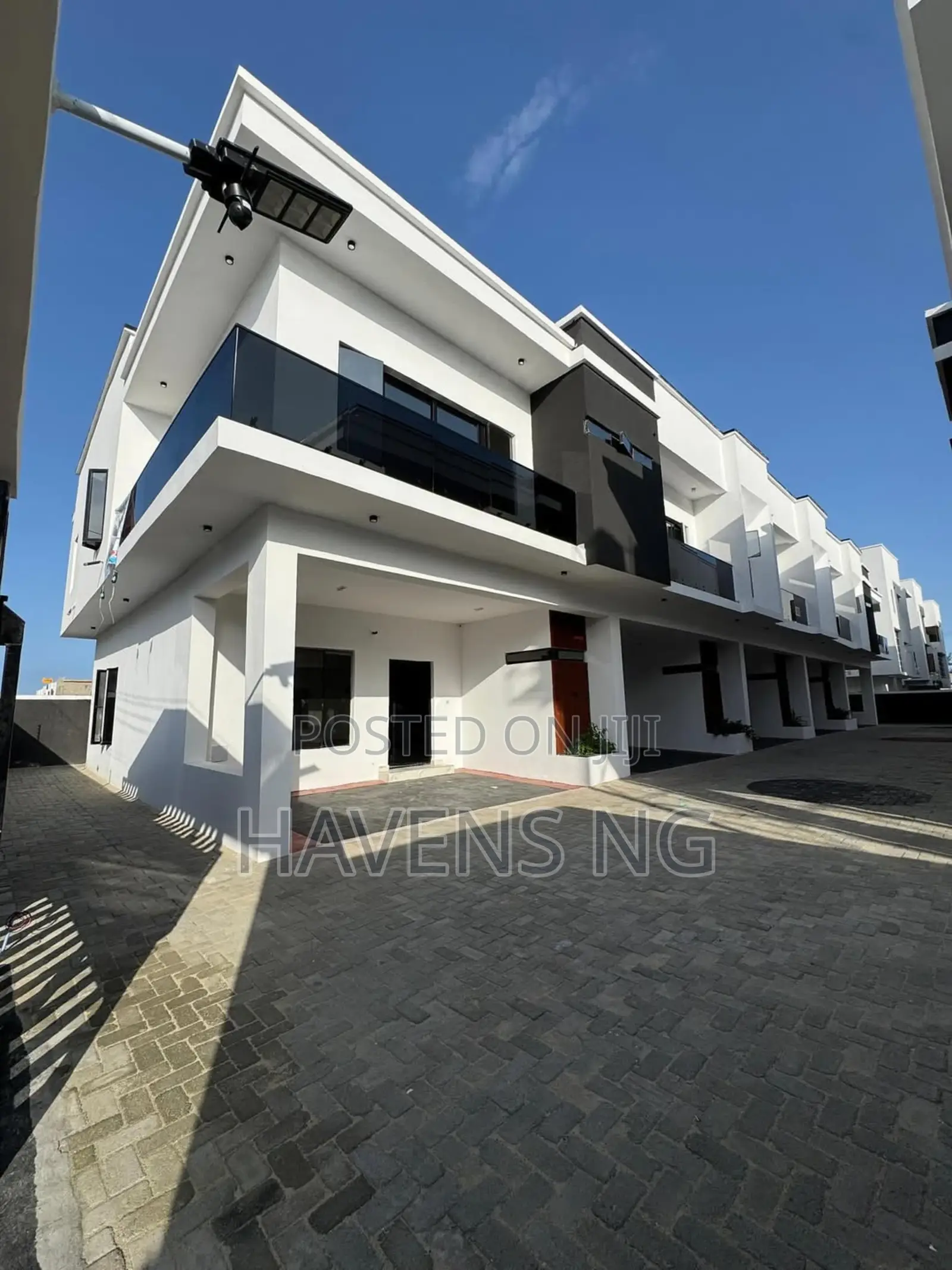 4bdrm Duplex in Lekki Phase 1 for sale in Lekki Phase 1