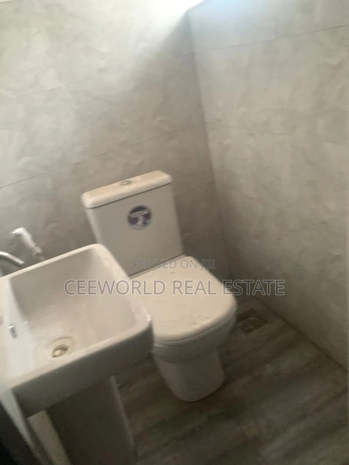 6 Rooms Office Space to Lease Along Ring Road Ibadan in Rind Road