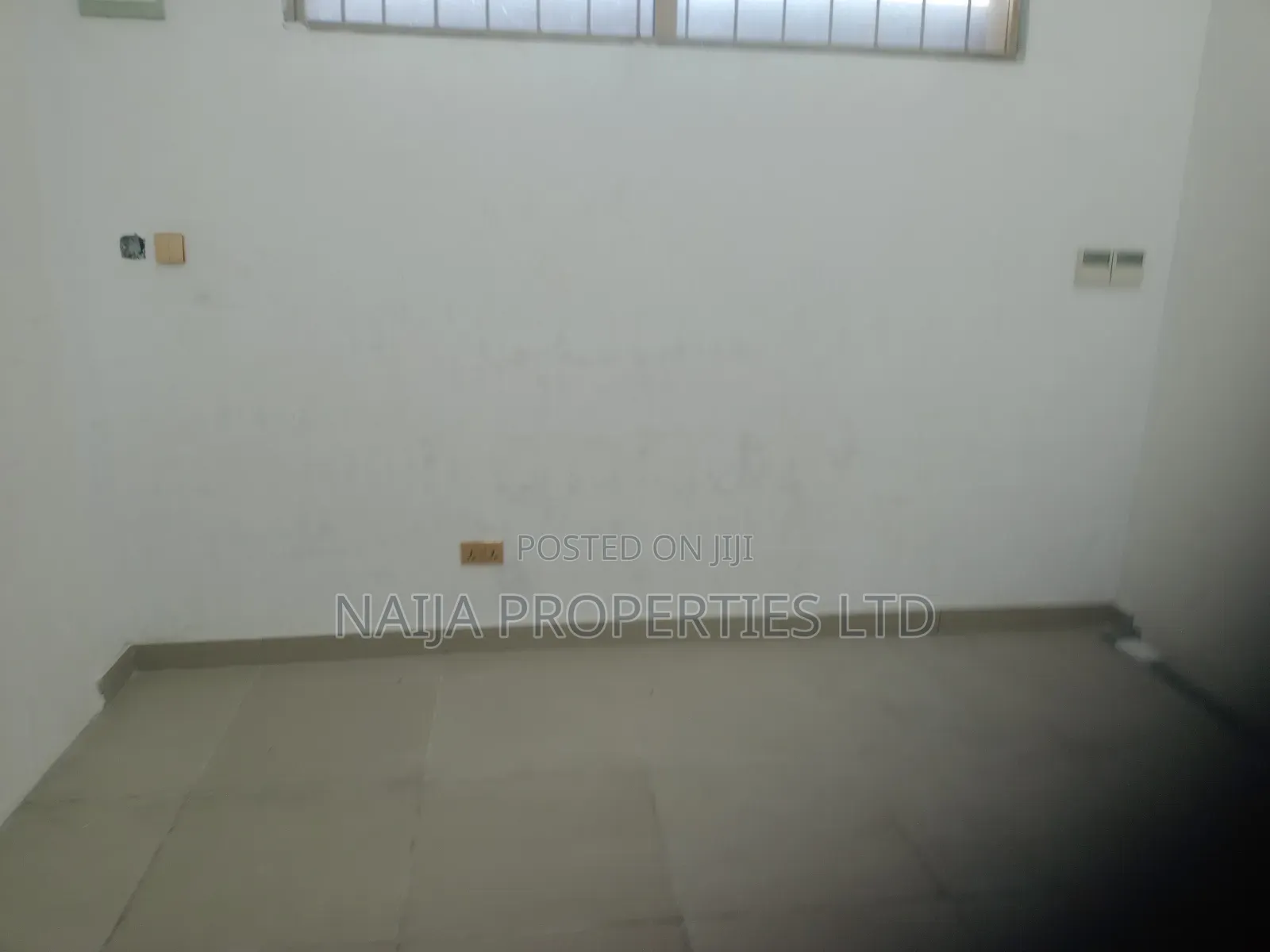 30sqm Shop Space at Oniru Market Rd, Lekki Phase 1 Right for Rent in Victoria Island