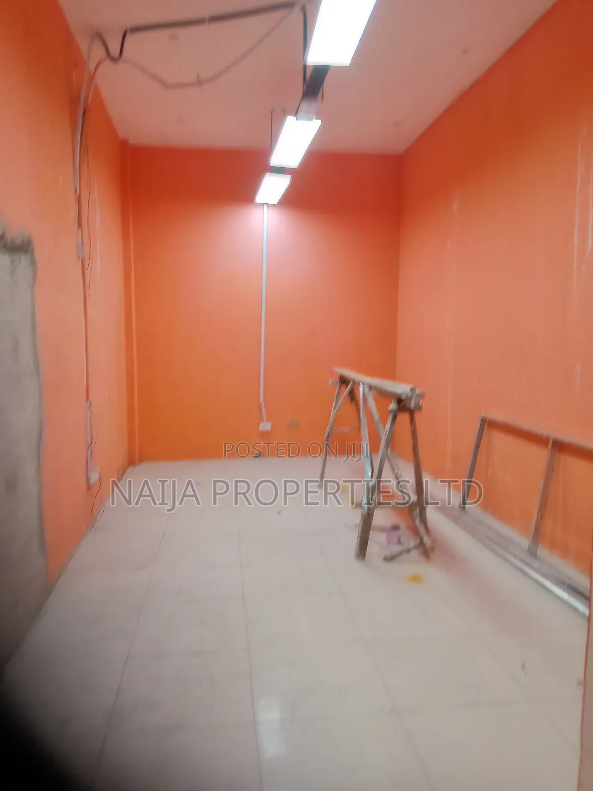 23sqm Shop Space at Oniru Market Rd, Lekki Phase 1 Right for Rent in Victoria Island