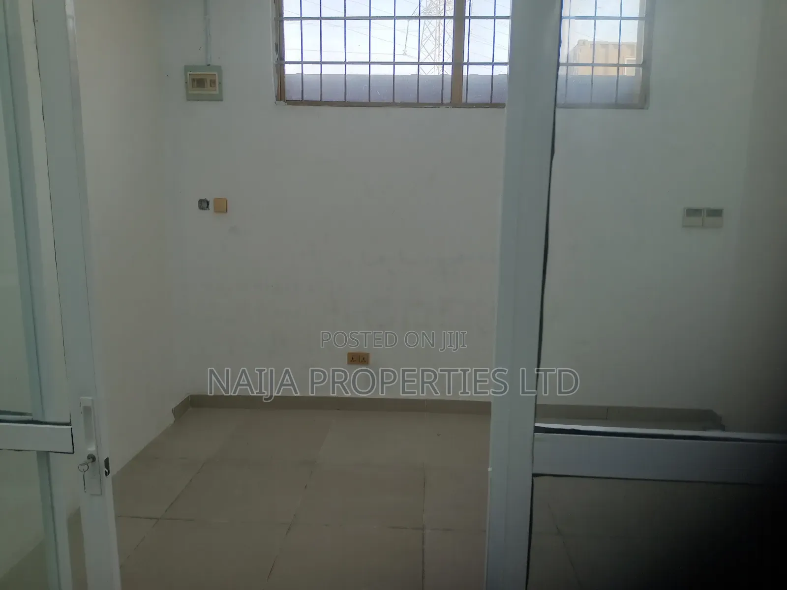 23sqm Shop Space at Oniru Market Rd, Lekki Phase 1 Right for Rent in Victoria Island