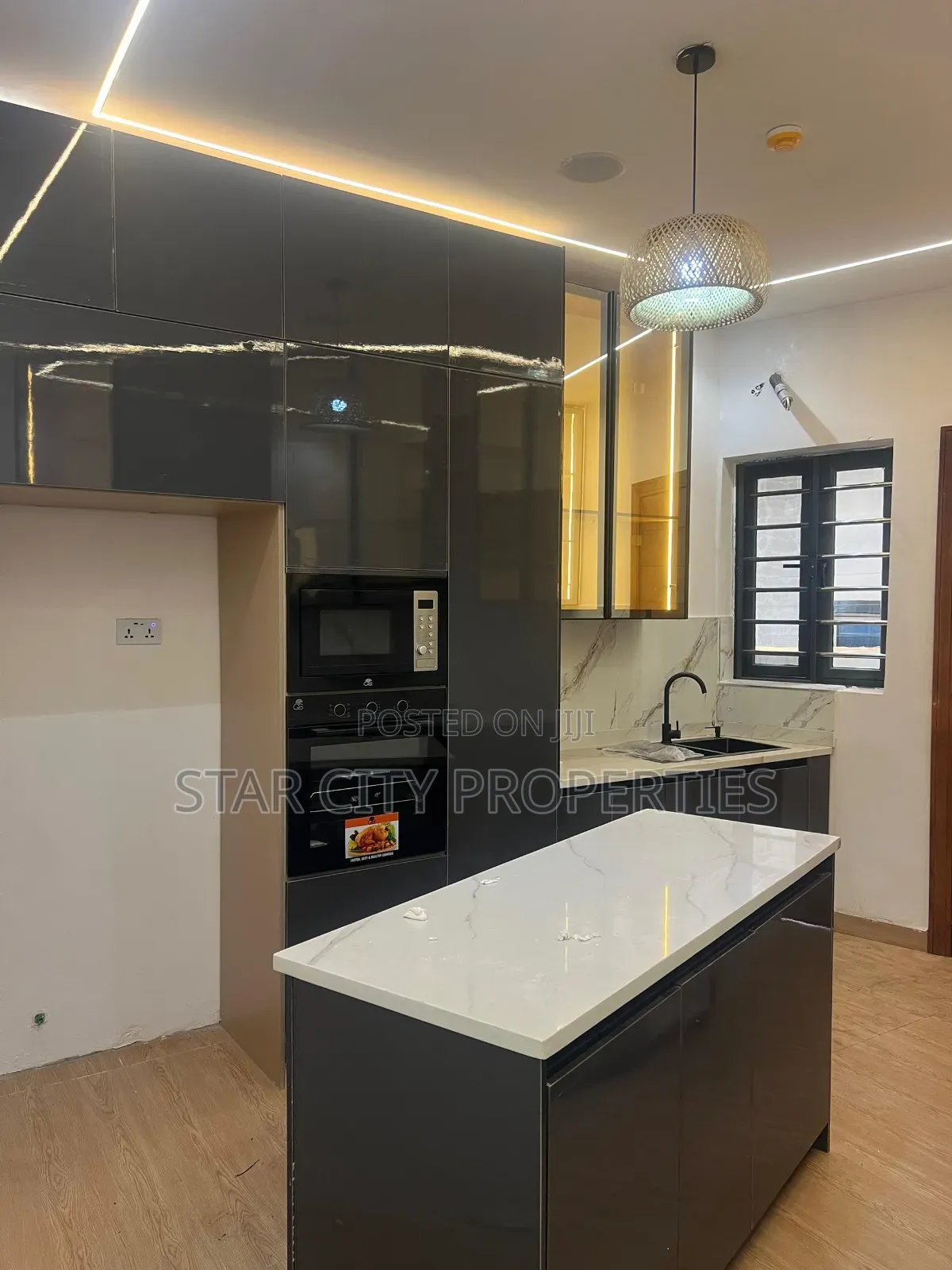 4bdrm Duplex in Magodo Phase 1 Lagos for sale in GRA Phase 1