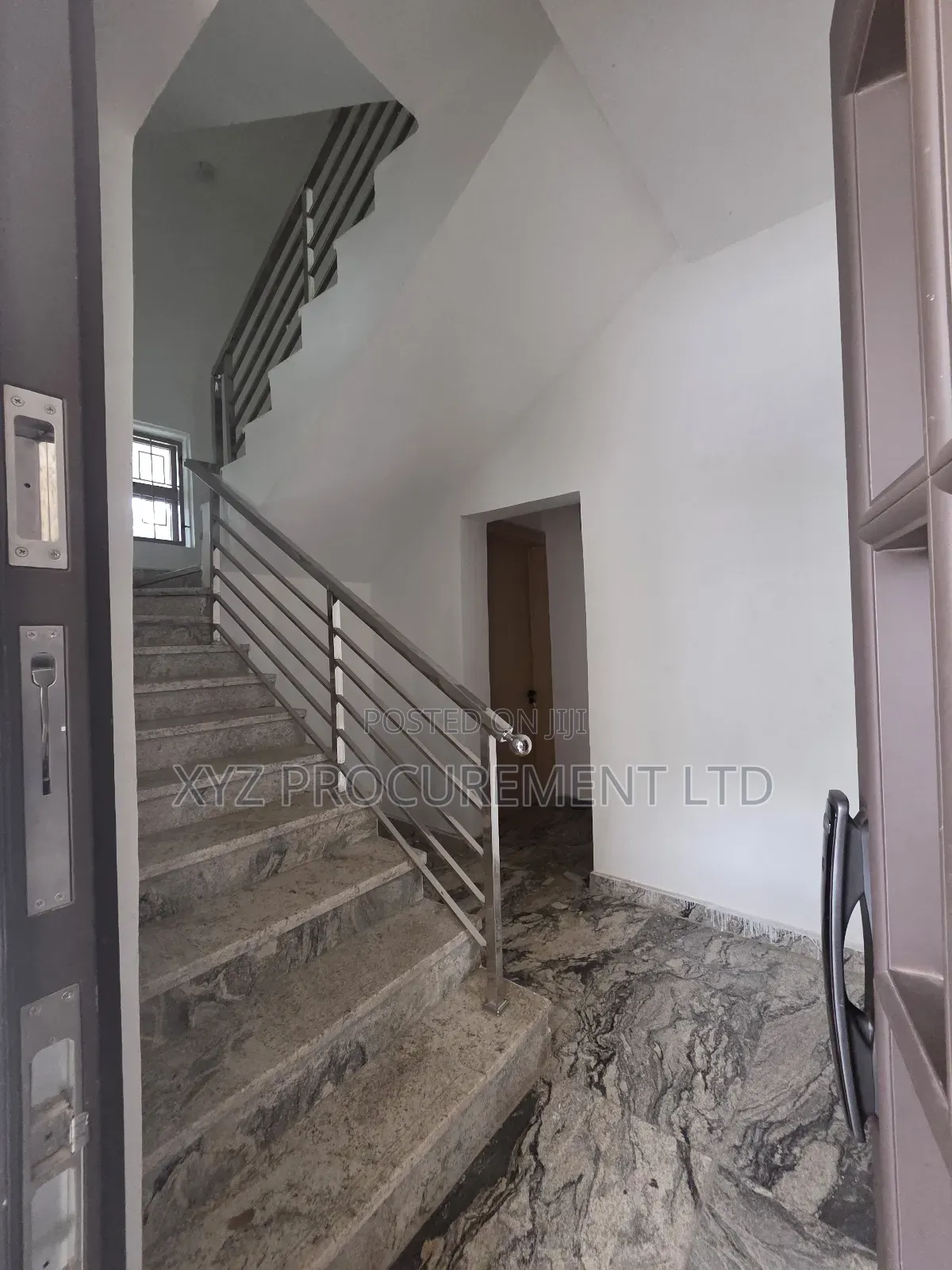 Luxury Office Building in Wuse in Zone 1 / Wuse