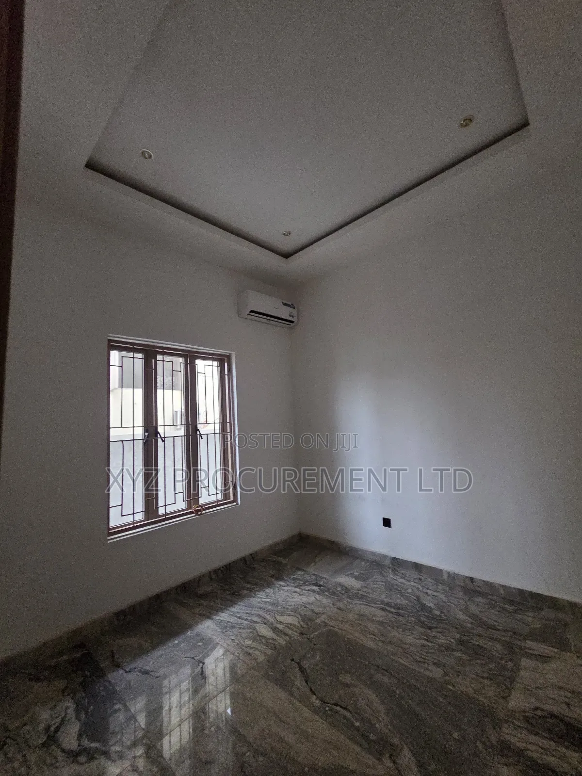 Luxury Office Building in Wuse in Zone 1 / Wuse