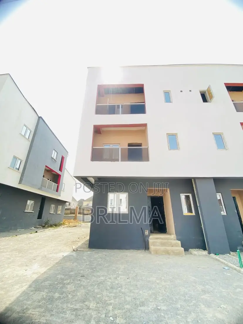 4bdrm Duplex in Kaura for sale in Kaura
