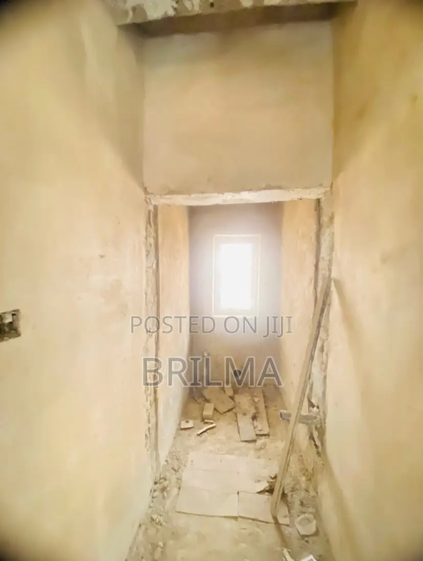 4bdrm Duplex in Kaura for sale in Kaura