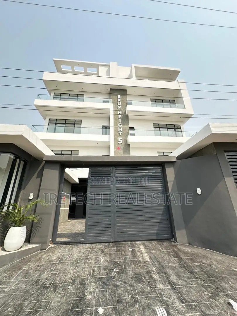 3bdrm Penthouse in Off Freedom Way, Lekki Phase 1 for sale in Lekki Phase 1