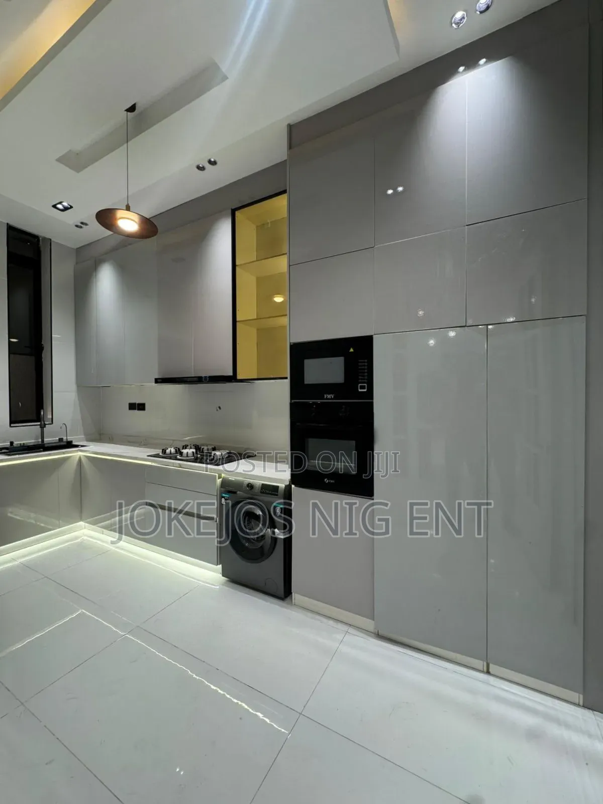 5bdrm Duplex in Chevron Drive for sale in Chevron