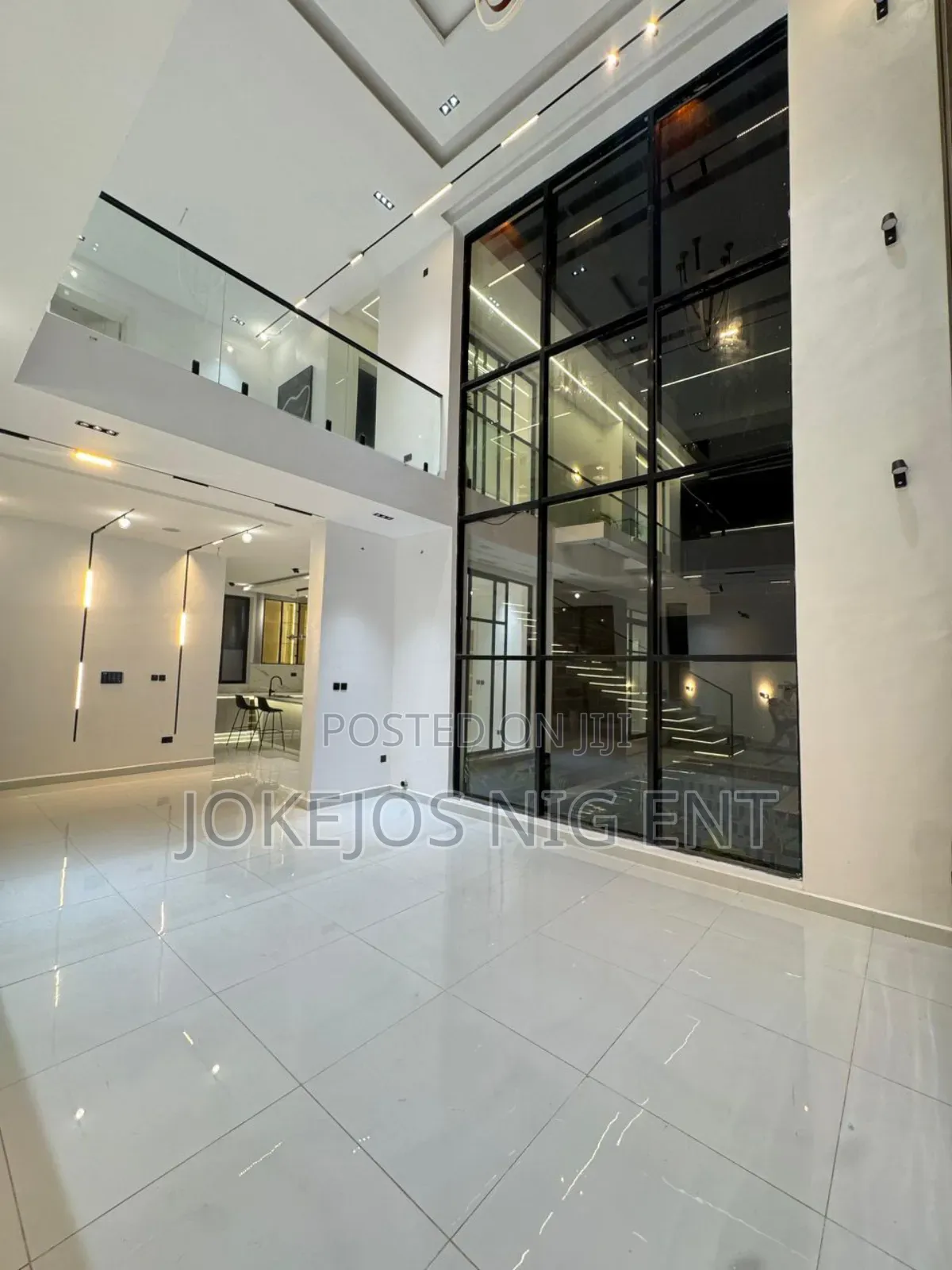 5bdrm Duplex in Chevron Drive for sale in Chevron