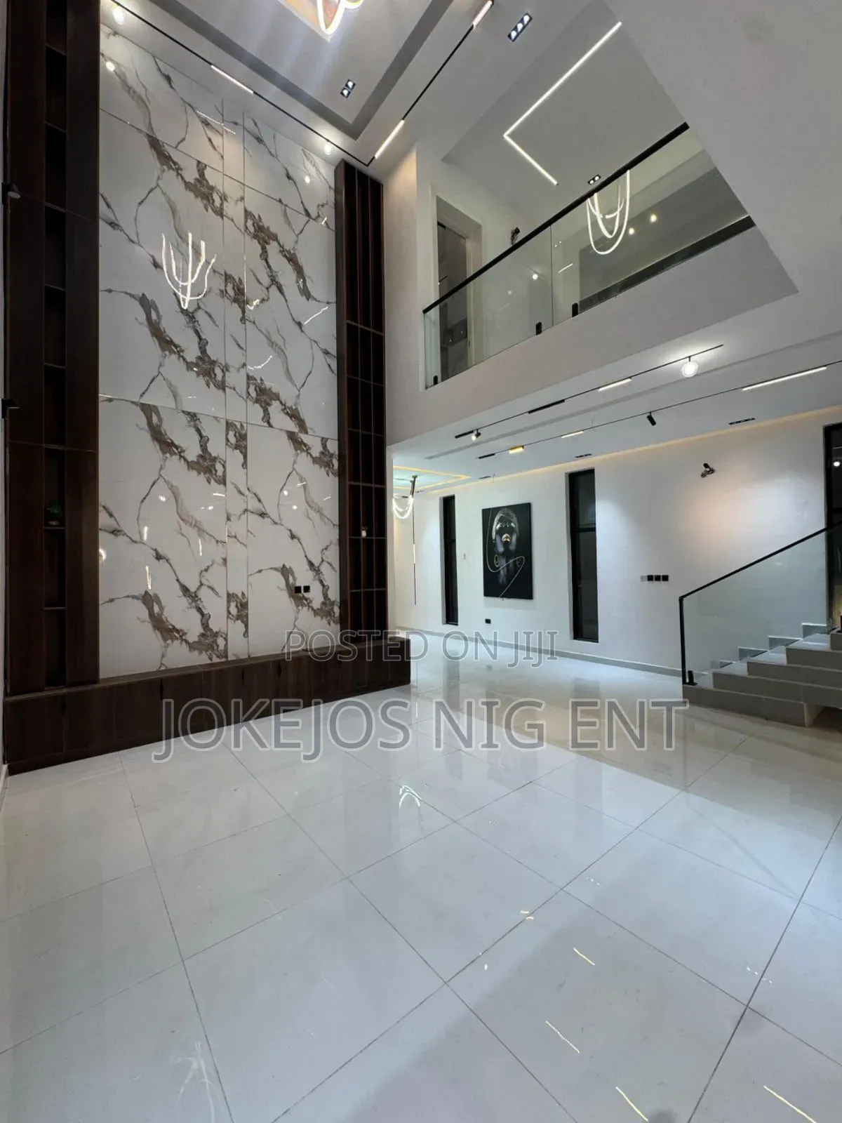 5bdrm Duplex in Chevron Drive for sale in Chevron
