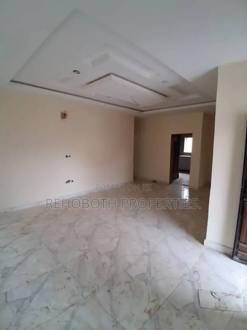 2bdrm Apartment in 7Up Road Oluyole, for rent in Oluyole Estate