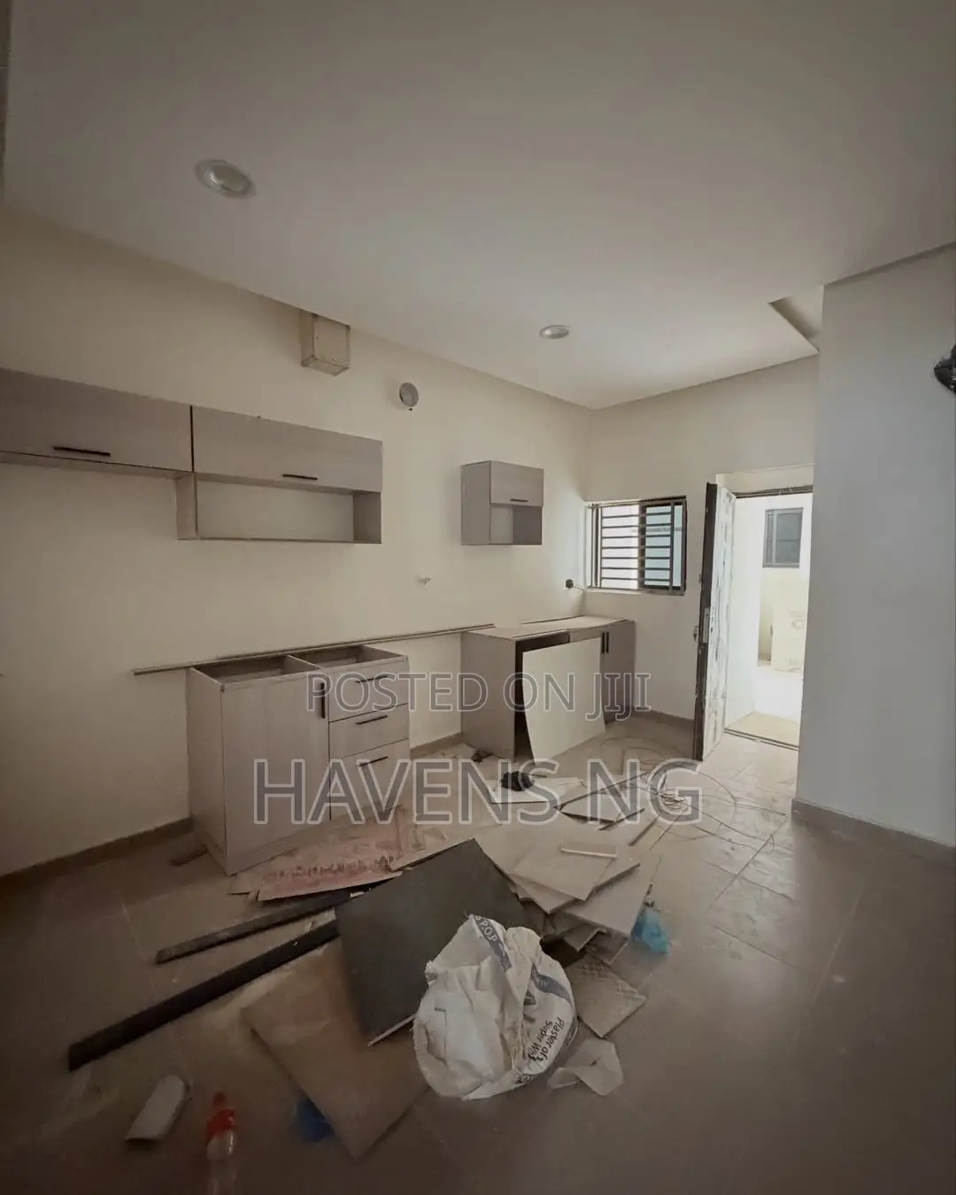 3bdrm Apartment in Sabo / Yaba for sale in Sabo / Yaba