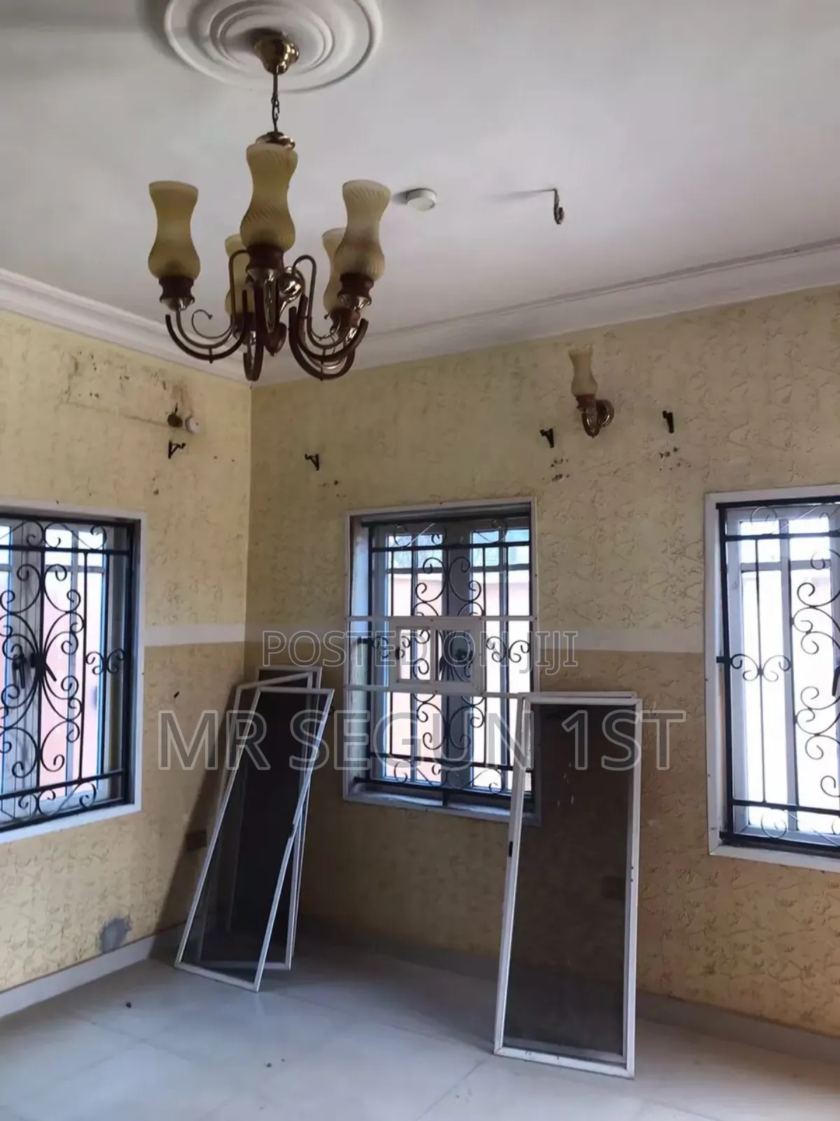 12bdrm Block of Flats in Promise Land, Akala Express for sale in Akala Express