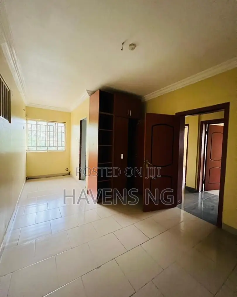 3bdrm Apartment in Adeniyi Jones for sale in Adeniyi Jones