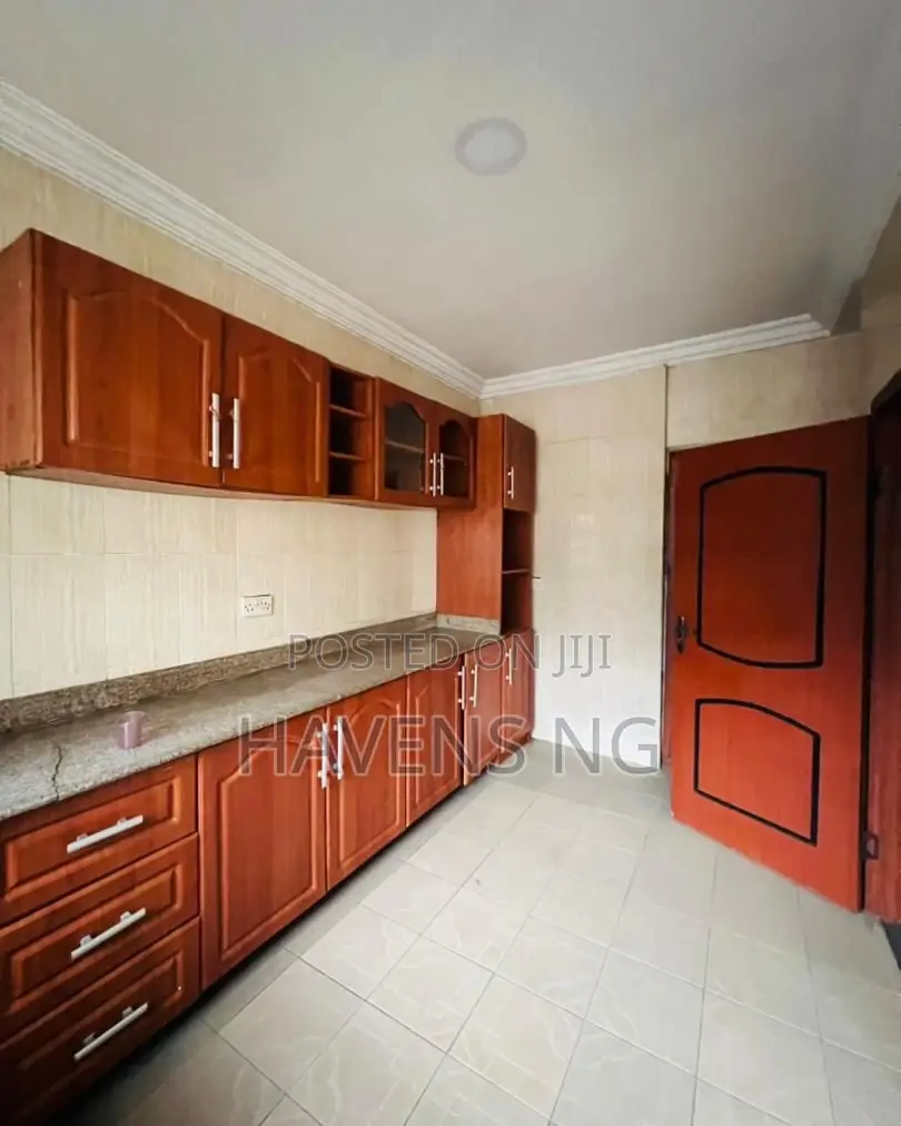 3bdrm Apartment in Adeniyi Jones for sale in Adeniyi Jones
