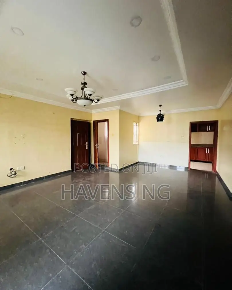 3bdrm Apartment in Adeniyi Jones for sale in Adeniyi Jones