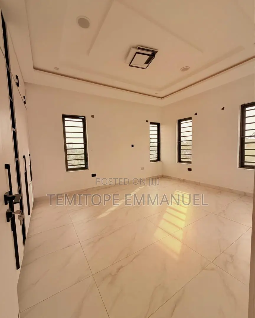 Furnished 4bdrm Duplex in Omole Phase 1 for sale in Omole Phase 1