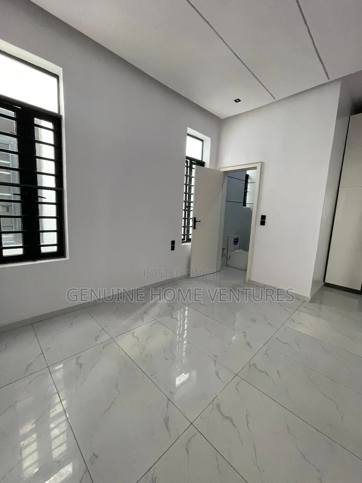 5bdrm Duplex in Vgc, Ikota for sale in Ikota