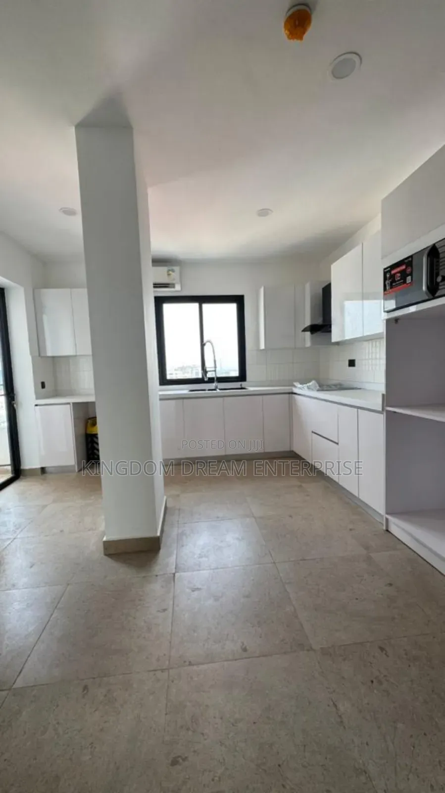 3bdrm Apartment in Along Banana Island for rent in Banana Island
