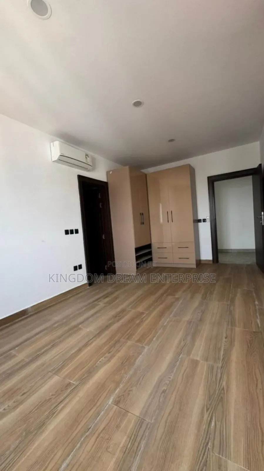 3bdrm Apartment in Along Banana Island for rent in Banana Island